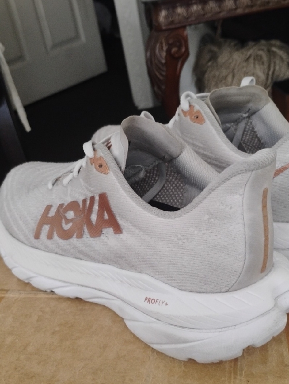 HOKA One One Mach 5